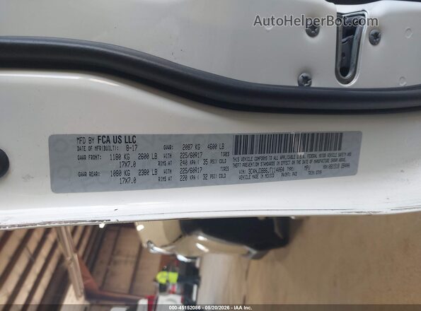 3C4NJDBB6JT114064 2018 JEEP COMPASS White Widok komory silnika