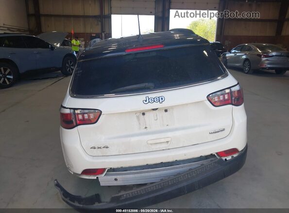 3C4NJDBB6JT114064 2018 JEEP COMPASS White 