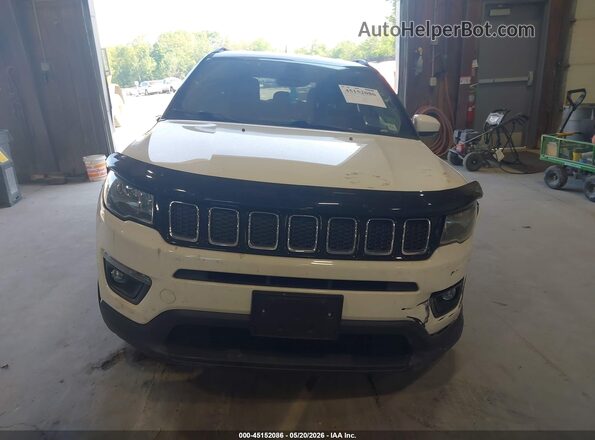 3C4NJDBB6JT114064 2018 JEEP COMPASS White Widok wnętrza z tyłu