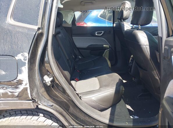 3C4NJDBB6NT216387 2022 JEEP COMPASS Black Widok naklejki z numerem VIN