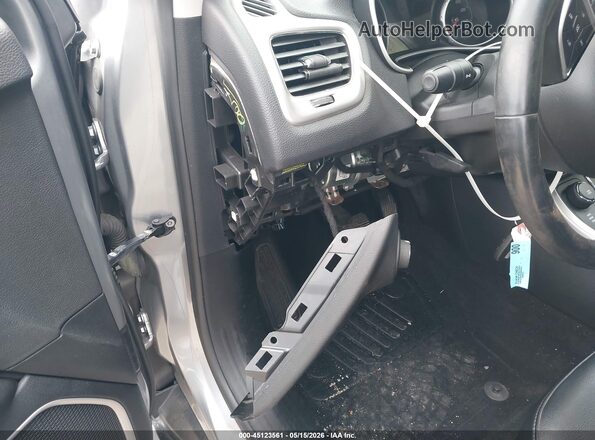 3C4NJDBB7HT650824 2017 JEEP NEW COMPASS Silver 