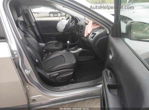 3C4NJDBB7HT692281 2017 JEEP NEW COMPASS Серебряный Вид салона спереди