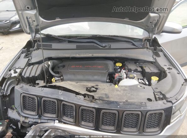 3C4NJDBB7HT692281 2017 JEEP NEW COMPASS Серебряный Вид сзади