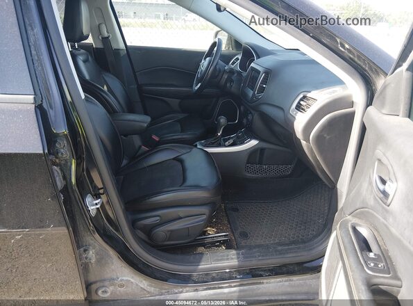 3C4NJDBB7JT262742 2018 JEEP COMPASS Black Front interior view