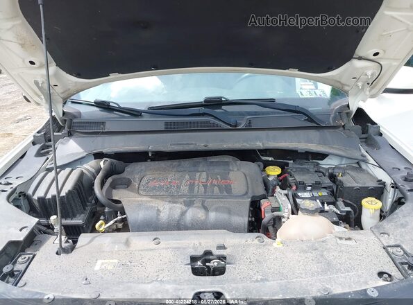 3C4NJDBB7JT454789 2018 JEEP COMPASS Yellow Հետևի տեսք