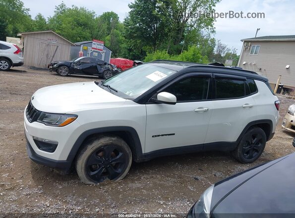 3C4NJDBB7JT454789 2018 JEEP COMPASS Yellow Սալոնի 360 աստիճան տեսք