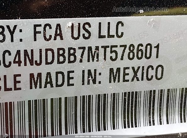 3C4NJDBB7MT578601 2021 JEEP COMPASS Black Widok komory silnika