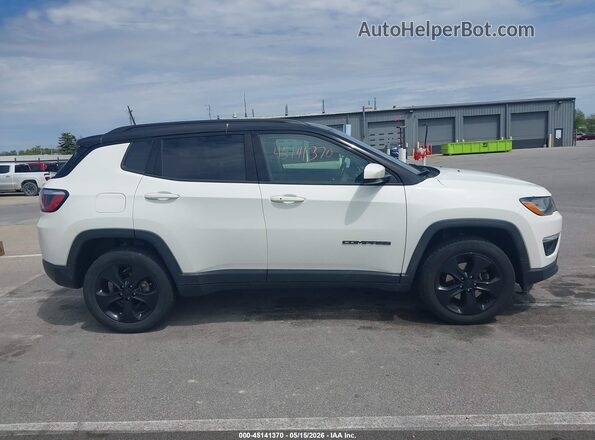 3C4NJDBB9JT304005 2018 JEEP COMPASS White Rear interior view