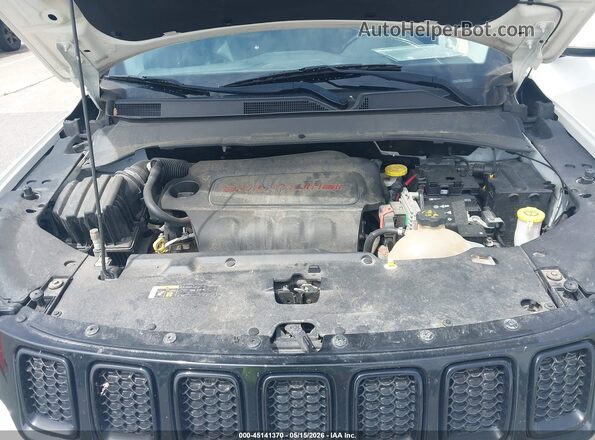3C4NJDBB9JT304005 2018 JEEP COMPASS White Rear view