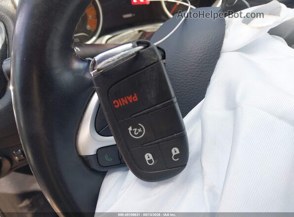 3C4NJDBB9JT394529 2018 JEEP COMPASS White Vista del salpicadero