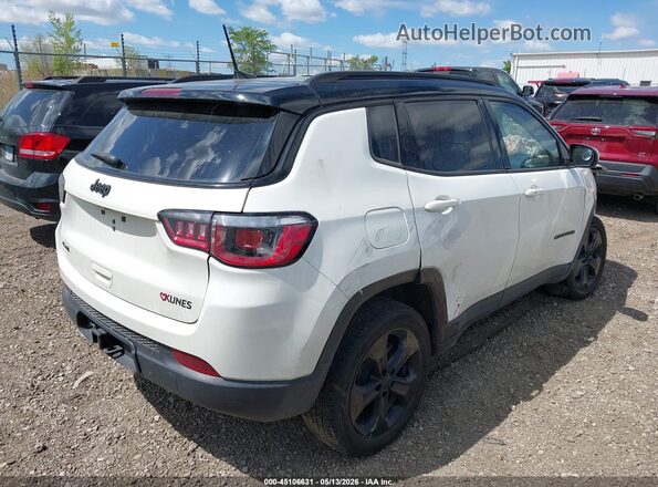 3C4NJDBB9JT394529 2018 JEEP COMPASS White Trasero derecho