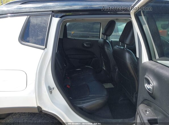 3C4NJDBB9JT394529 2018 JEEP COMPASS White Vista de la etiqueta del VIN