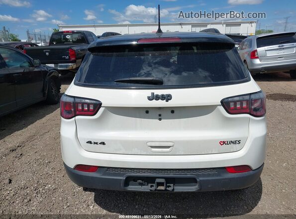 3C4NJDBB9JT394529 2018 JEEP COMPASS White 