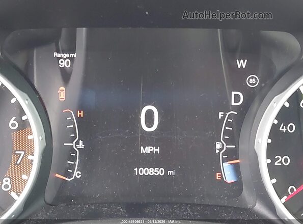 3C4NJDBB9JT394529 2018 JEEP COMPASS White 