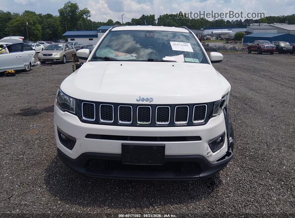 3C4NJDBB9JT401656 2018 JEEP COMPASS Белый Вид щитка приборов
