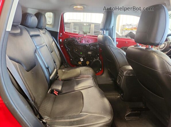 3C4NJDBBXJT373284 2018 JEEP COMPASS Красный Вид задней части салона