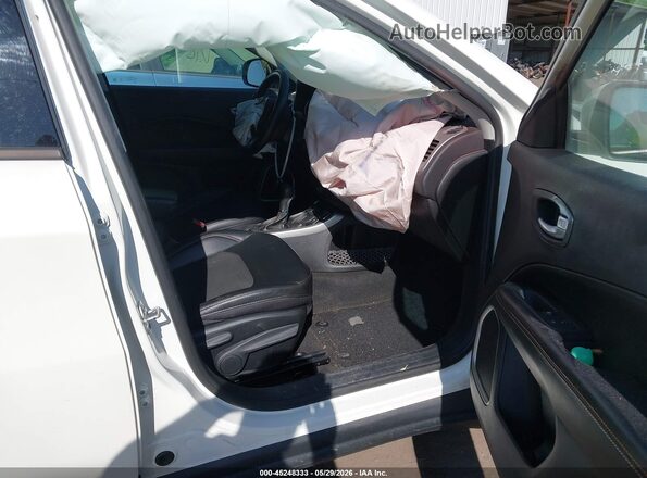 3C4NJDBBXMT534334 2021 JEEP COMPASS White Front interior view