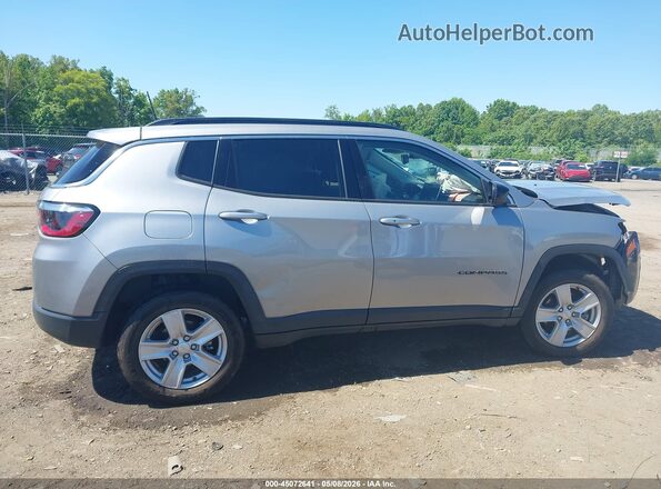 3C4NJDBBXNT201097 2022 JEEP COMPASS Silver Вид задньої частини салону