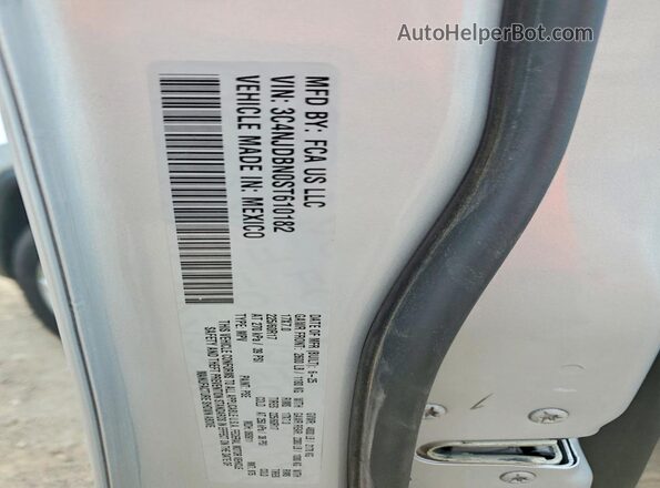 3C4NJDBN0ST610182 2025 JEEP COMPASS Silver ძრავის განყოფილების ხედი