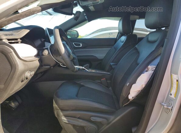 3C4NJDBN0ST610182 2025 JEEP COMPASS Silver წინა სალონის ხედი