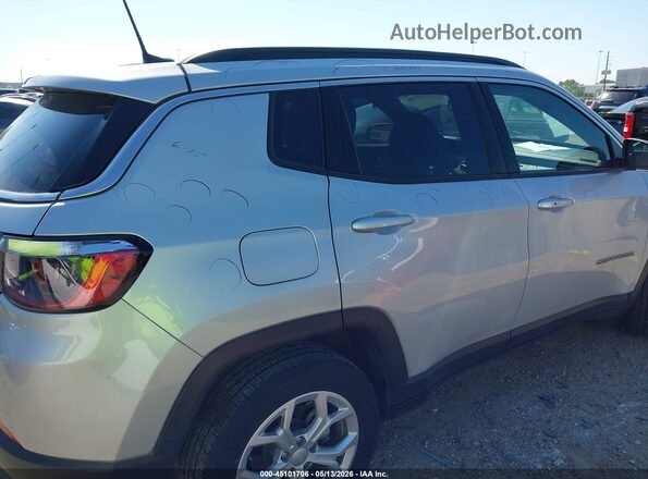 3C4NJDBN2RT109790 2024 JEEP COMPASS Silver Vista frontal