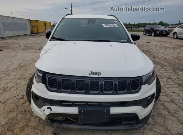 3C4NJDBN2ST508981 2025 JEEP COMPASS White Widok z przodu