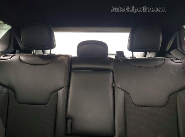 3C4NJDBN2ST508981 2025 JEEP COMPASS White Widok tylnych siedzeń