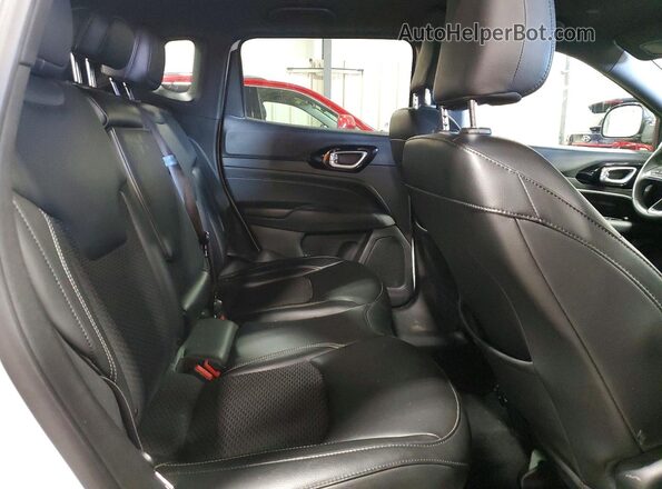 3C4NJDBN3PT544721 2023 JEEP COMPASS Белый Вид задней части салона