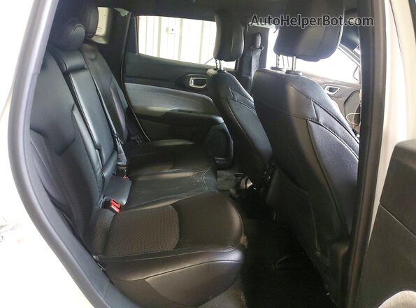 3C4NJDBN4ST580023 2025 JEEP COMPASS White უკანა სალონის ხედი