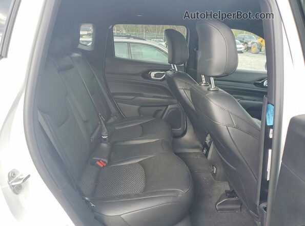 3C4NJDBN4TT192808 2026 JEEP COMPASS White Rear interior view