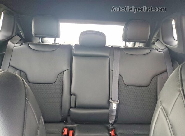 3C4NJDBN4TT192808 2026 JEEP COMPASS White Rear seats view