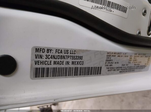 3C4NJDBN7PT553390 2023 JEEP COMPASS White Vista del compartimento del motor