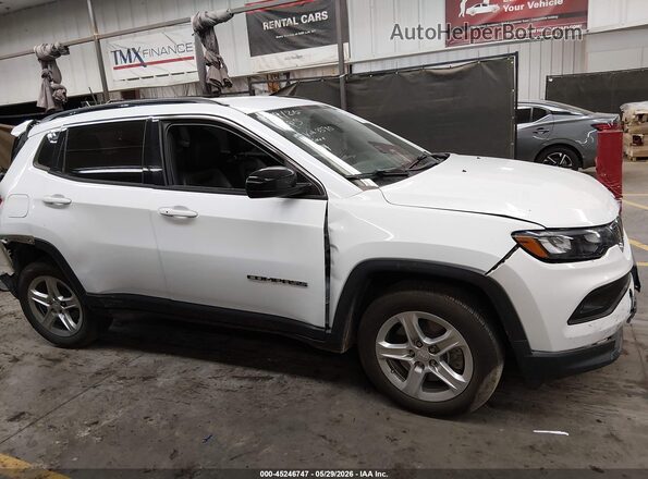3C4NJDBN7PT553390 2023 JEEP COMPASS White Vista del cuadro de instrumentos