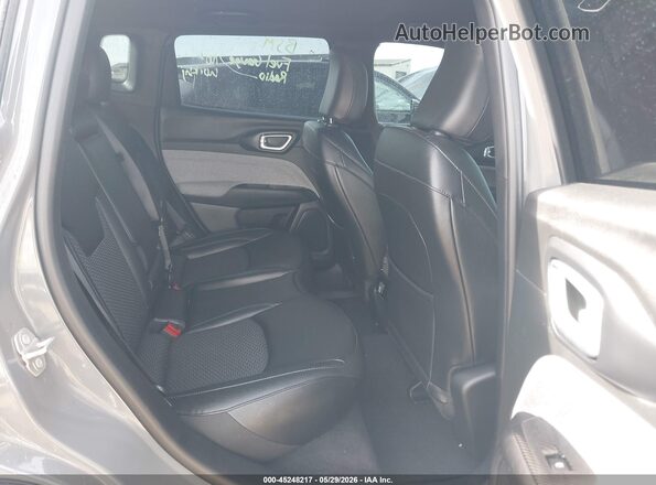 3C4NJDBN7RT596243 2024 JEEP COMPASS Gray VIN կոդի պիտակի տեսք