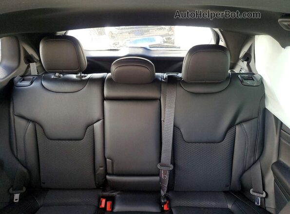 3C4NJDBN8TT179866 2026 JEEP COMPASS Black Vista de los asientos traseros