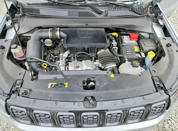 3C4NJDBNXST586313 2025 JEEP COMPASS Silver ძრავის განყოფილების ხედი