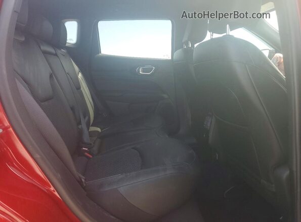 3C4NJDBNXTT201530 2026 JEEP COMPASS Red Вид задньої частини салону