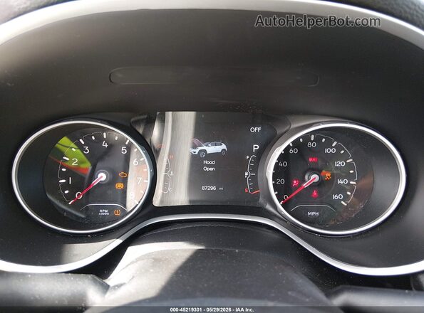 3C4NJDCB0JT246042 2018 JEEP COMPASS Silver Вид задніх сидінь