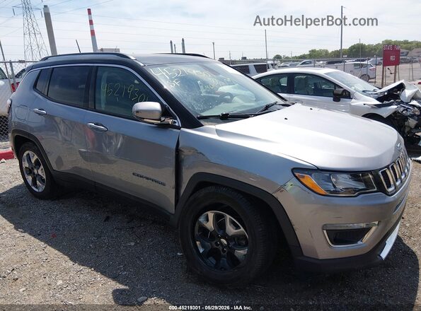 3C4NJDCB0JT246042 2018 JEEP COMPASS Silver Вид спереду
