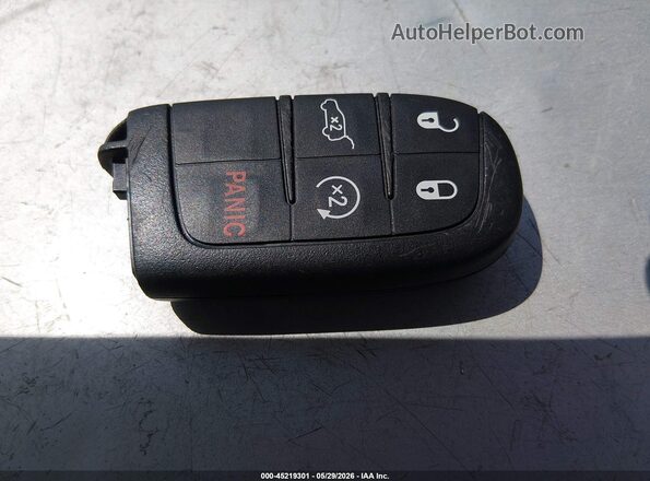 3C4NJDCB0JT246042 2018 JEEP COMPASS Silver Вид панелі приладів