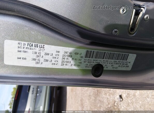 3C4NJDCB0JT246042 2018 JEEP COMPASS Silver Вид підкапотного простору