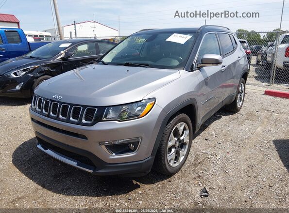 3C4NJDCB0JT246042 2018 JEEP COMPASS Silver Передня ліва чверть
