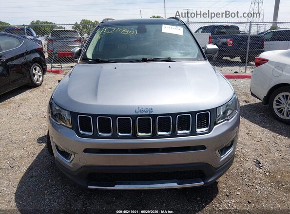3C4NJDCB0JT246042 2018 JEEP COMPASS Silver Вид щитка приладів