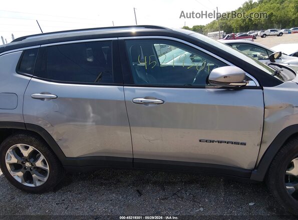 3C4NJDCB0JT246042 2018 JEEP COMPASS Silver Вид задньої частини салону