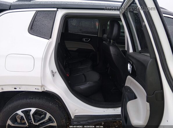 3C4NJDCB0NT128661 2022 JEEP COMPASS White VIN sticker view