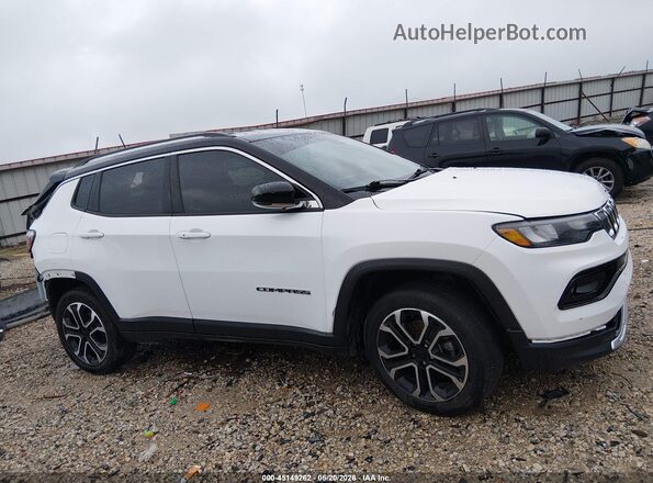 3C4NJDCB0NT128661 2022 JEEP COMPASS White 360 interior view