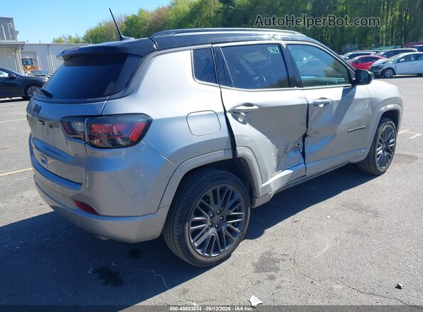 3C4NJDCB0NT144052 2022 JEEP COMPASS Silver Trasero derecho