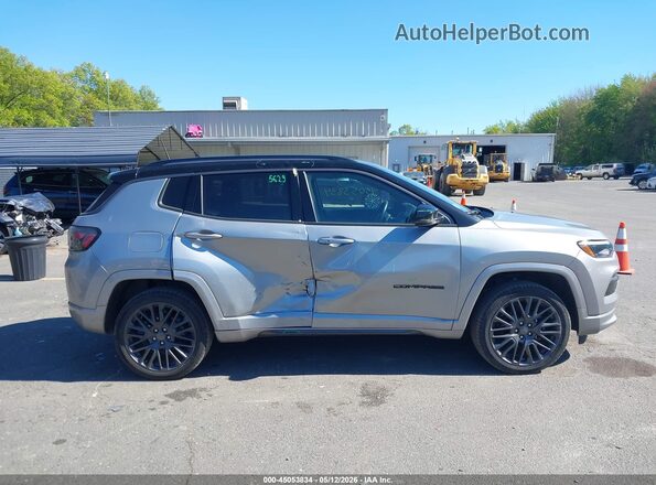 3C4NJDCB0NT144052 2022 JEEP COMPASS Silver Vista interior de 360 grados