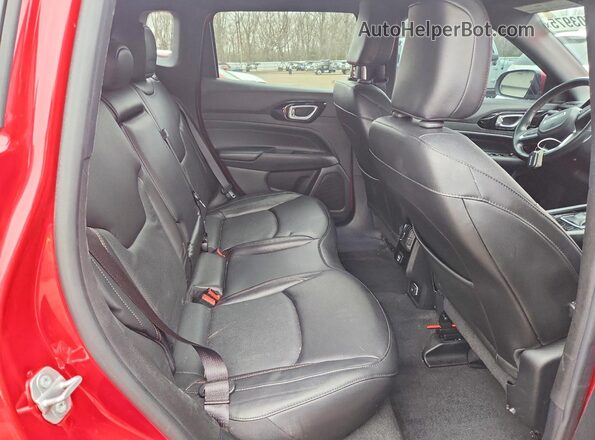 3C4NJDCB1NT181689 2022 JEEP COMPASS Red Widok wnętrza z tyłu
