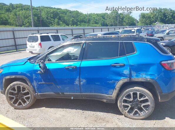 3C4NJDCB2HT627806 2017 JEEP NEW COMPASS Синий Панорамный вид салона 360°